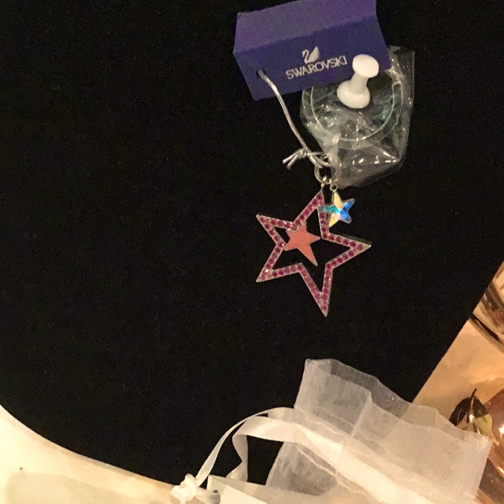 Swarovski pink star key ring